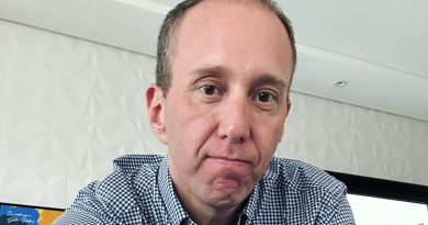 Justiça mantém bloqueio de bens de Manga no caso da compra dos kits de robótica
